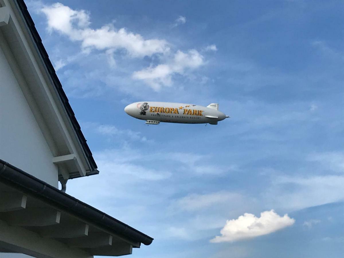 Ferienwohnung Am Zeppelin Hangar FDH Buitenkant foto